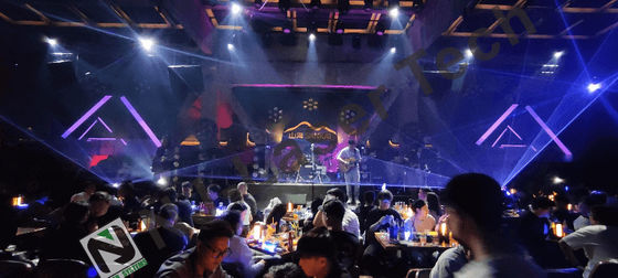 Άλουμινίου κράμα υλικό στεγαστήρια DJ ντίσκο λέιζερ φώτα για το όφελος Γένεση15w-40w